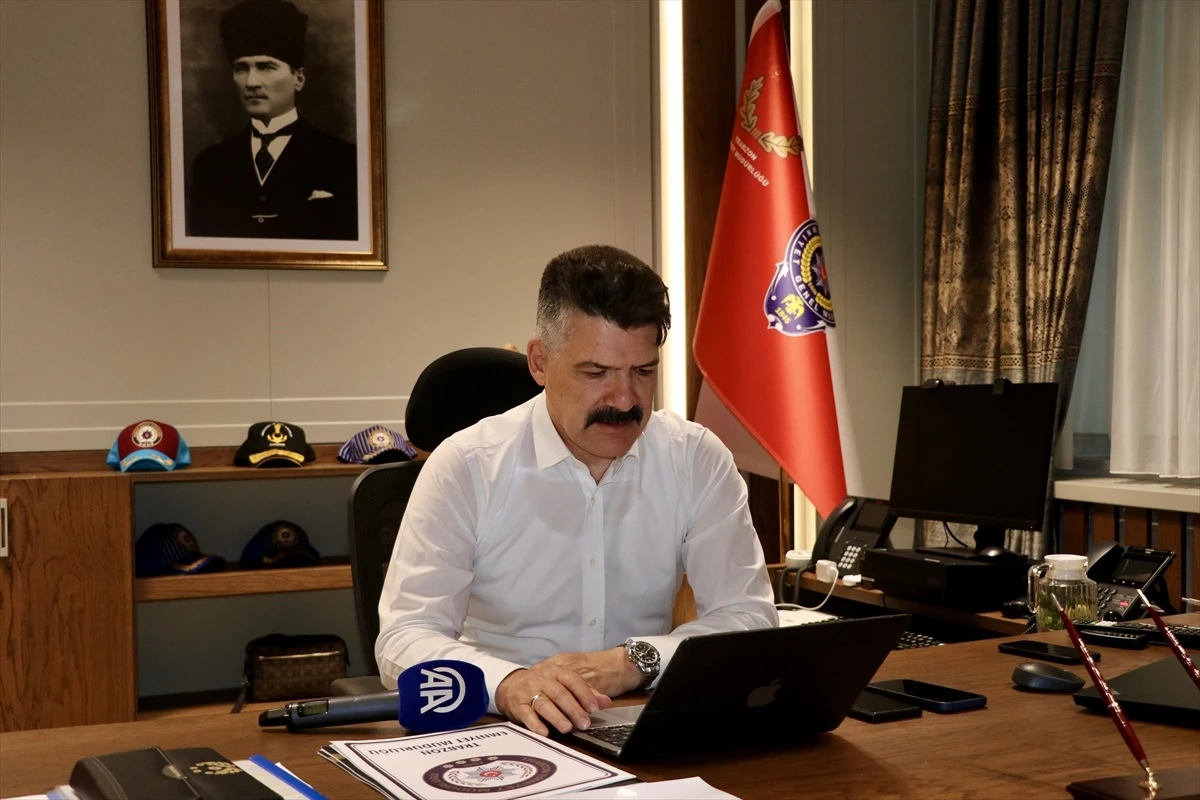Trabzon Emniyet Müdürü Murat Esertürk, Yılın Kareleri oylamasına katıldı