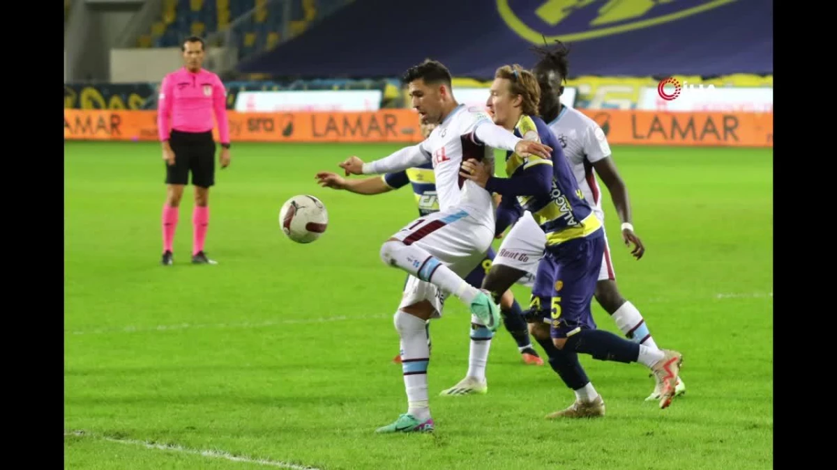 Trendyol Süper Lig: MKE Ankaragücü 0 - Trabzonspor 1 (İlk yarı)