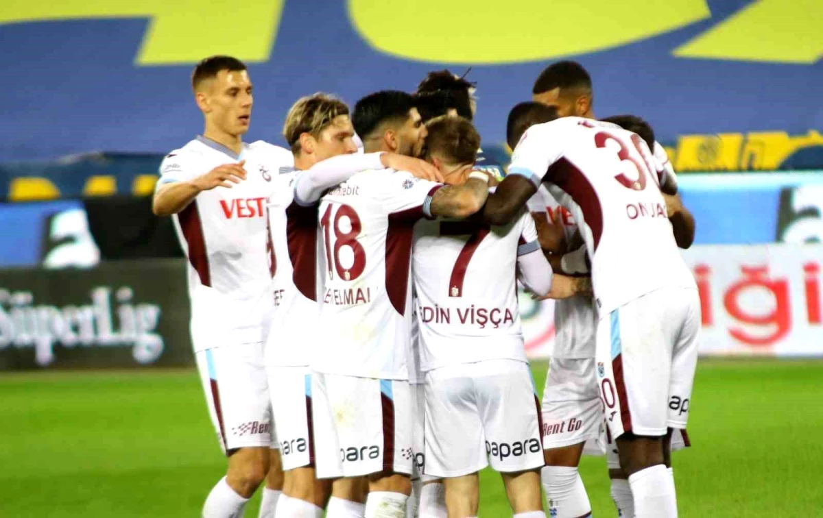 Ankaragücü-Trabzonspor Maçının İlk Yarısı Trabzonspor\'un 1-0 Üstünlüğüyle Tamamlandı