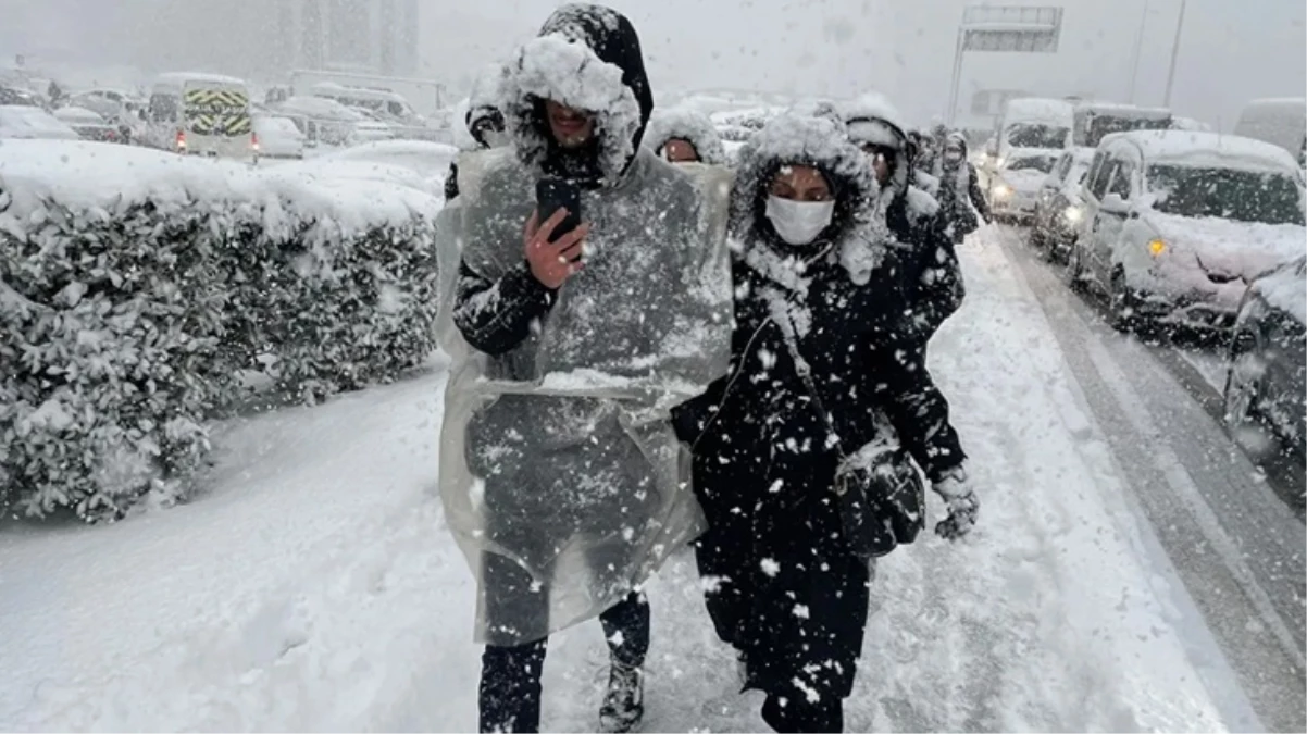 Sıcaklıklar çarşamba günü düşüyor, İstanbul\'a kar geliyor