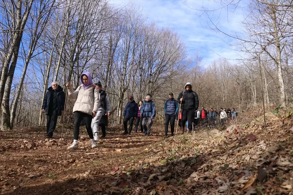 Yalova\'da Sarıkamış Harekatı\'nın 109. yılı etkinlikleri kapsamında Vali Hülya Kaya ile üniversiteli gençler yürüyüş gerçekleştirdi