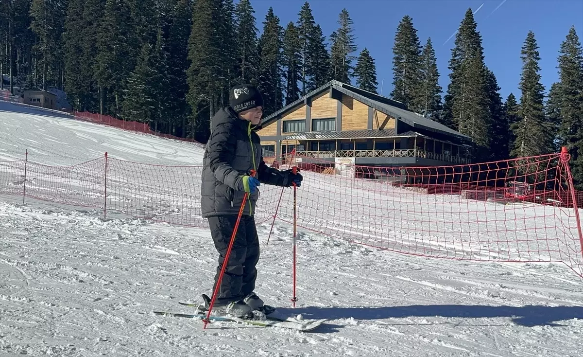 Ilgaz Yurduntepe Kayak Merkezi, kayak severleri ağırlamaya devam ediyor