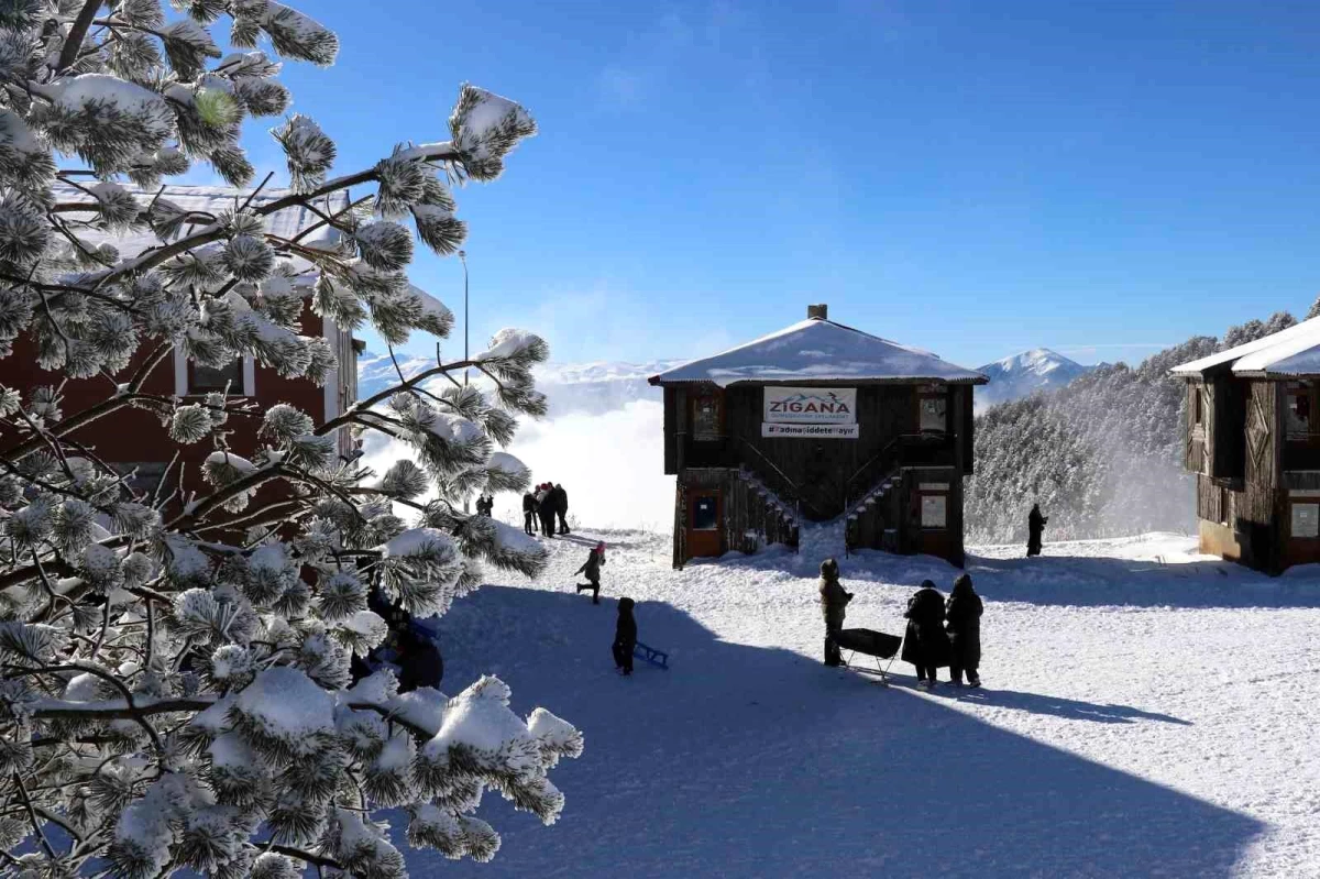 Zigana Gümüşkaya Kayak Merkezi Hafta Sonu Hareketliliği Yaşıyor