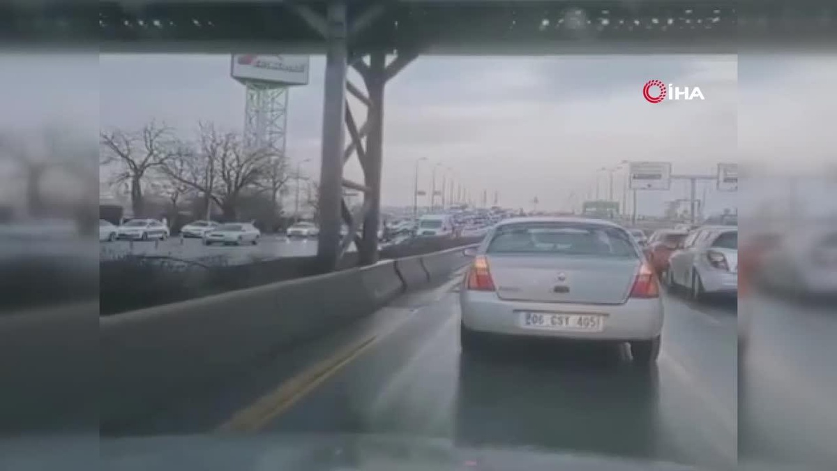 Ankara\'da zincirleme trafik kazası: 26 araç birbirine girdi
