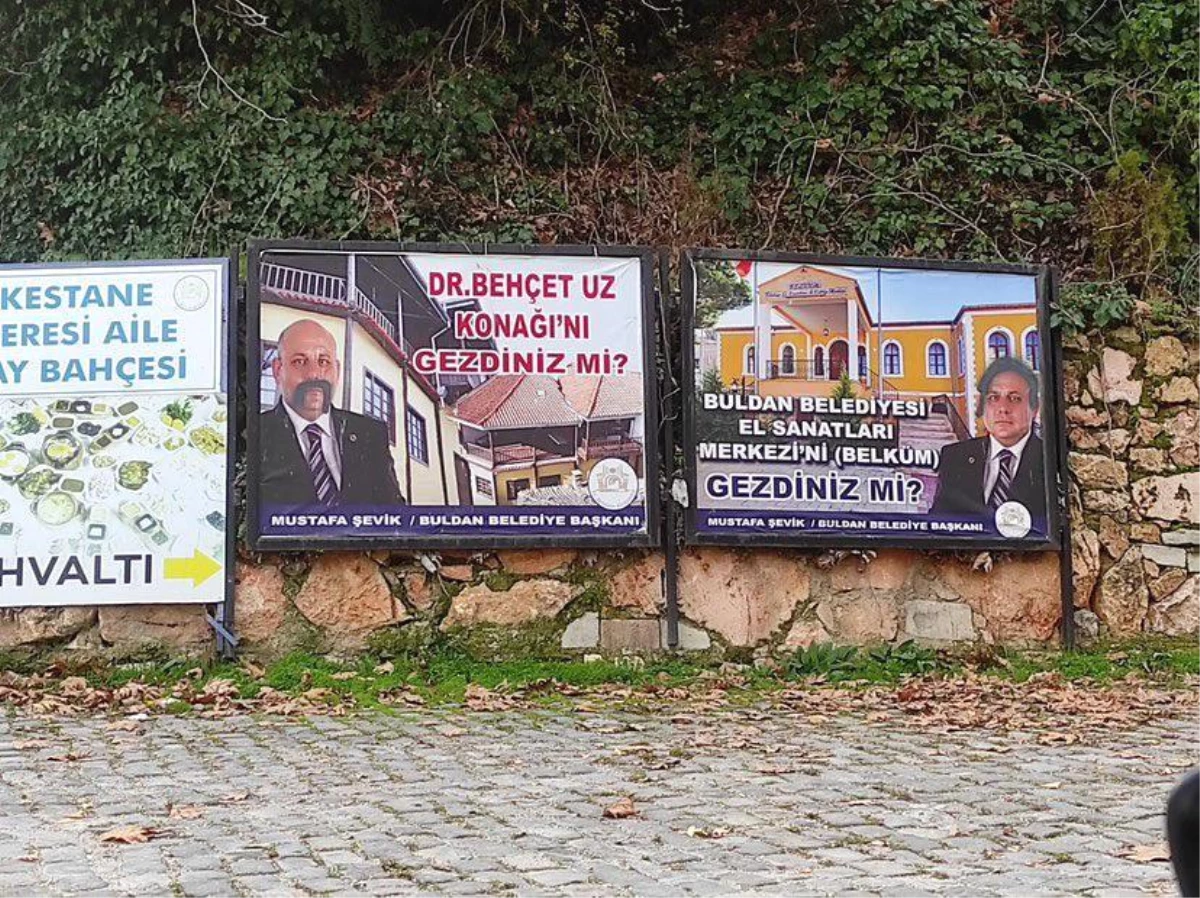 Denizli\'nin Buldan Belediye Başkanı Mustafa Şevik\'in ilan tahtalarına saldırı