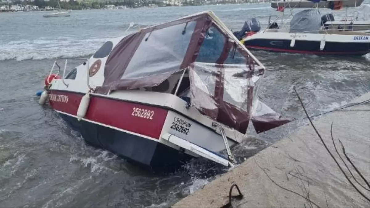 Bodrum\'da Fırtına: Yelkenli Tekneler Karaya Oturdu, Balıkçı Tekneleri Su Aldı