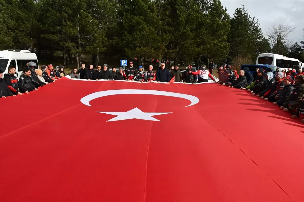 Bozüyük\'te "16. Geleneksel Metristepe Zafer ve Şehitleri Anma Yürüyüşü" yapıldı