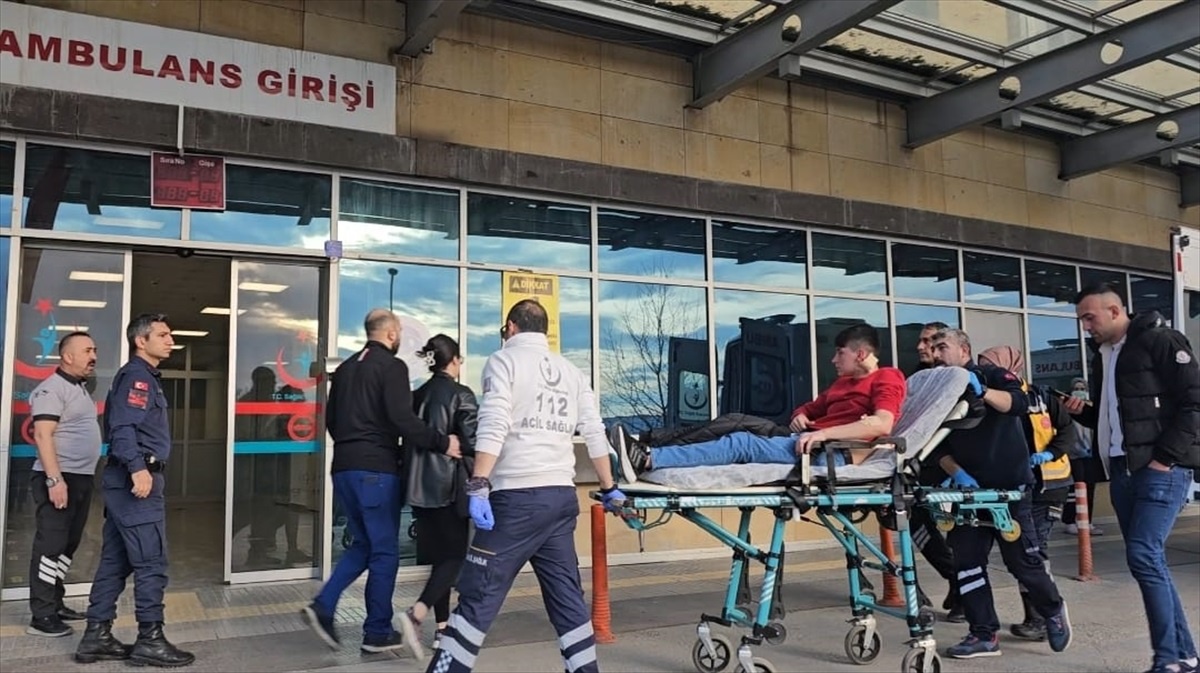 Çorum\'da Husumetli Tarafından Silahlı Saldırı: Bir Kişi Yaralandı