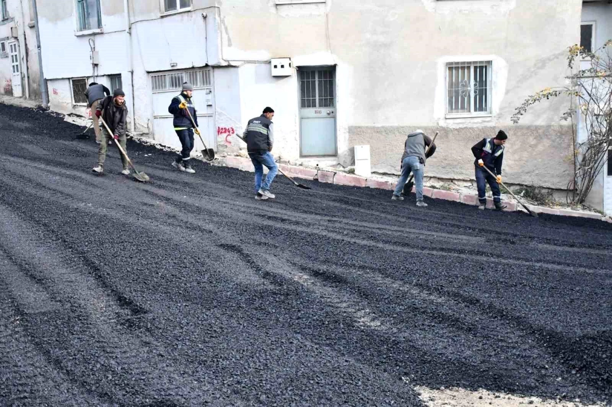 Emet Belediyesi 2023 yılında alt yapı çalışmalarıyla cadde ve sokakları yeniledi