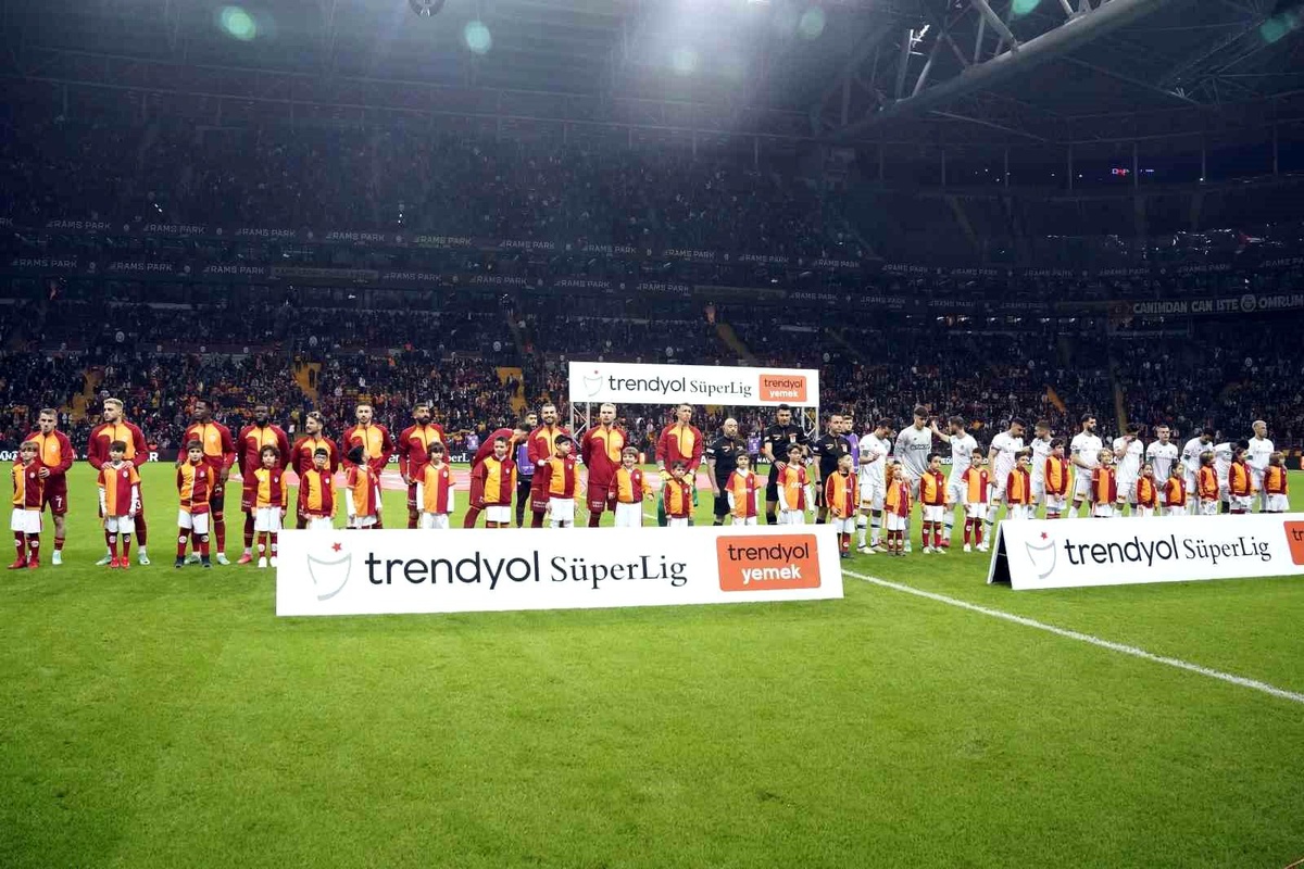 Galatasaray, Konyaspor\'u evinde farklı yendi