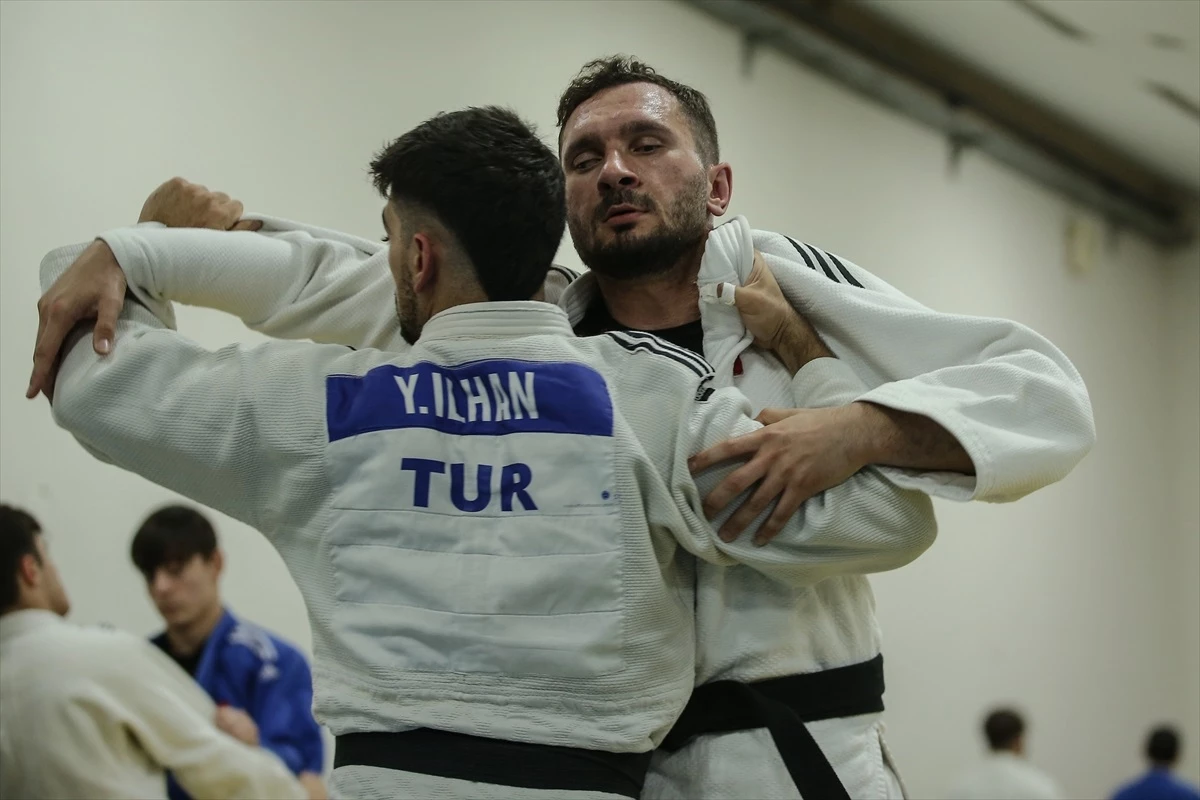Görme engelli milli judocu Yasin Çimciler, Paris 2024 Paralimpik Oyunları\'nda altın madalya hedefliyor