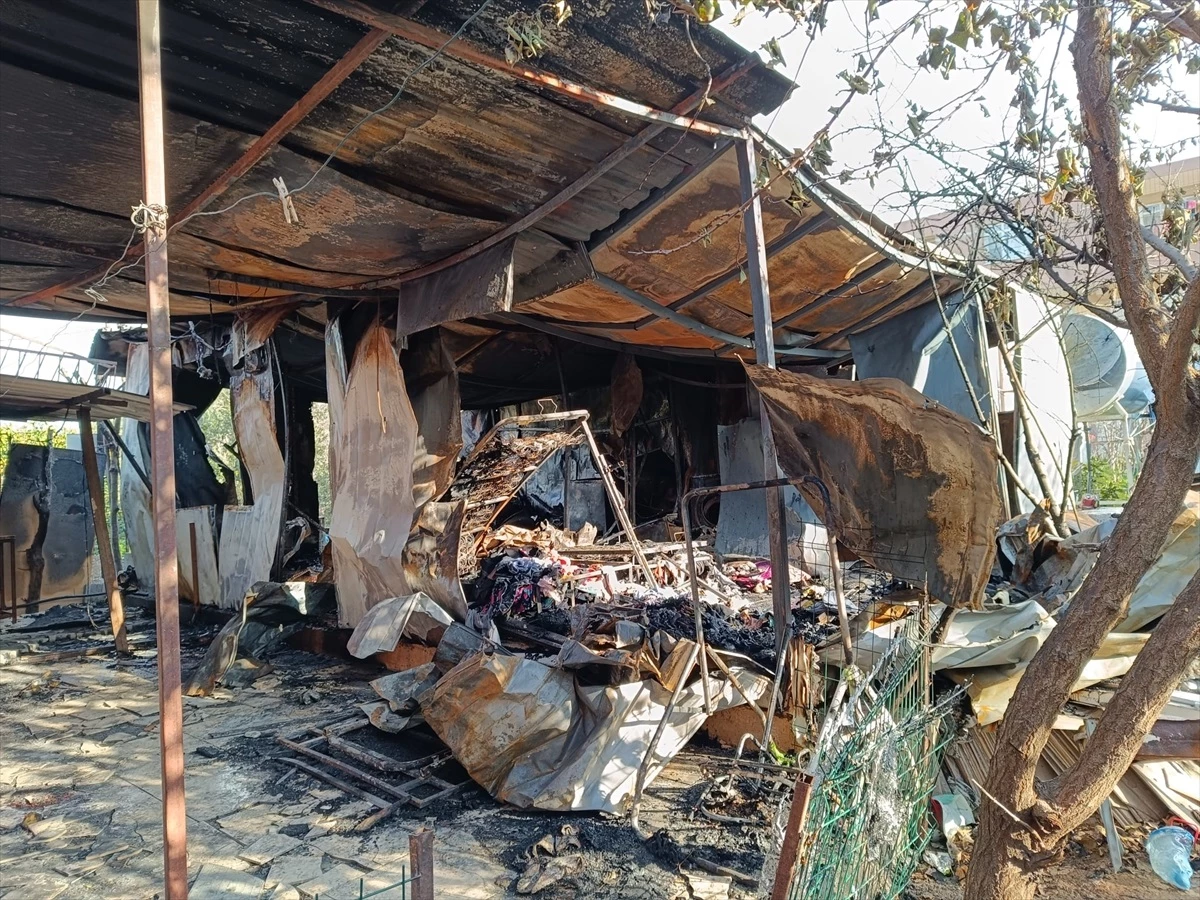 Hatay\'da prefabrik evde çıkan yangında 2 çocuk hayatını kaybetti