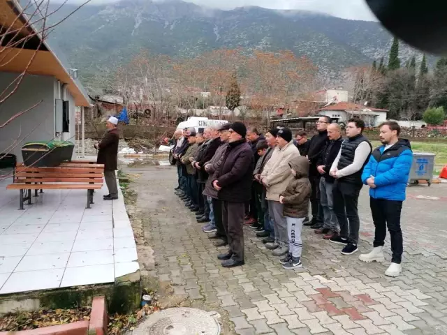 Manisa'da yaşlı kadın boğazı kesilerek öldürüldü, komşusu gözaltına alındı