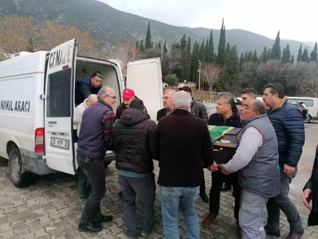 Manisa'da yaşlı kadın boğazı kesilerek öldürüldü, komşusu gözaltına alındı