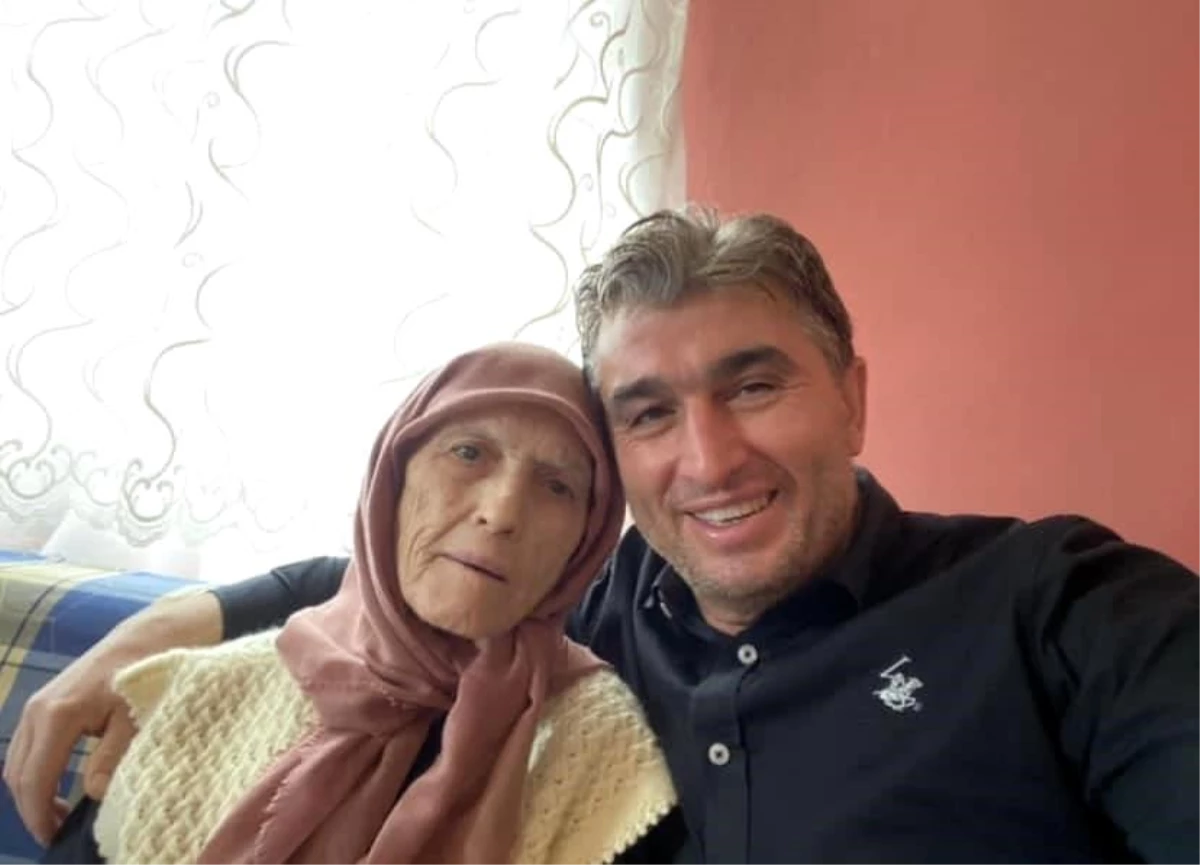 Kula Belediye Başkanı Hüseyin Tosun\'un Annesi Hayatını Kaybetti