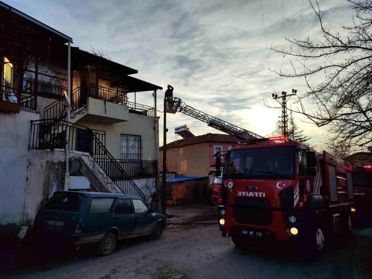 Malatya\'da bir evde çıkan yangın sonucu ev kullanılamaz hale geldi