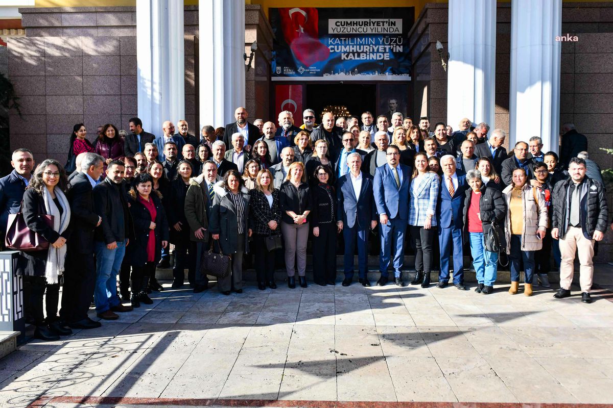 Ankara Büyükşehir Belediye Başkanı Mansur Yavaş, yerel derneklerle bir araya geldi