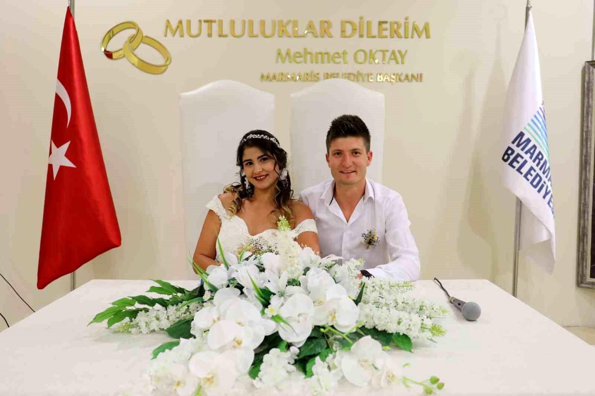 Marmaris Belediyesi Evlendirme Dairesi 5 yılda 3 bin 524 çiftin nikahını kıydı