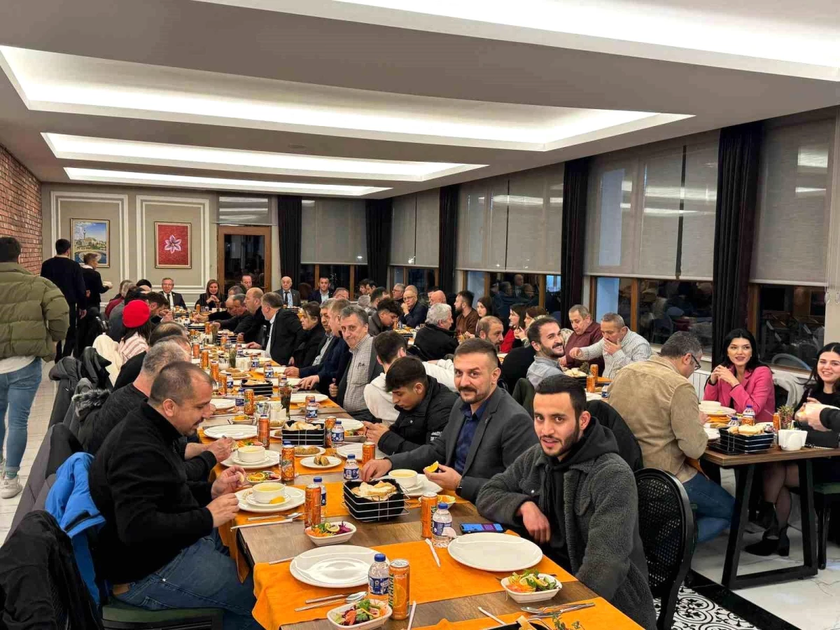 CHP Karabük Milletvekili Gazetecilerle Yemekte Buluştu
