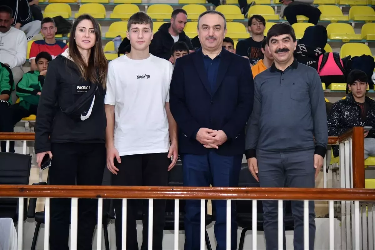 Okul Sporları Gençler Bilek Güreşi Grup Müsabakaları Tekirdağ\'da yapıldı