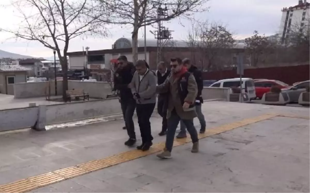 Elazığ'da Otobüste Gizlenmiş Uyuşturucuyla Yakalanan Şüpheliler Tutuklandı