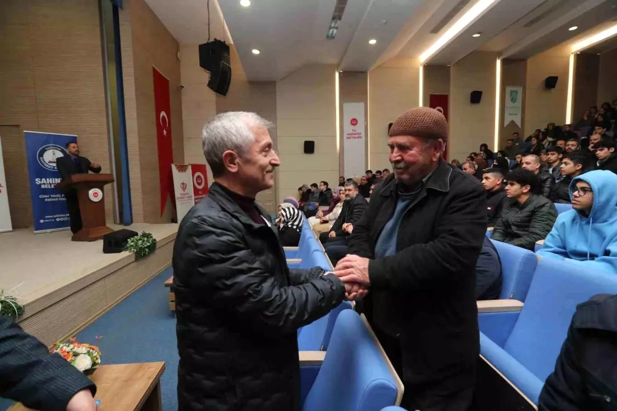 Şahinbey Belediyesi Öğrencilere Umre Ziyareti İçin Bilgilendirme Semineri Düzenledi