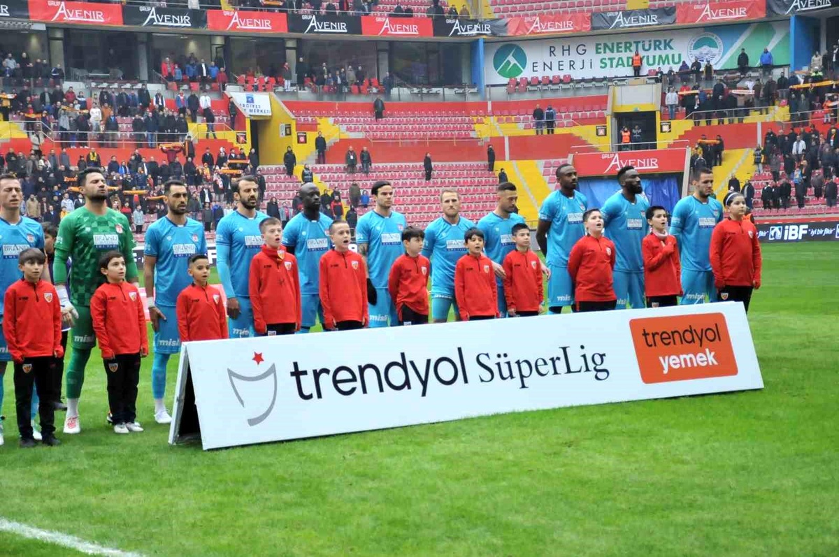 Sivasspor, Kayserispor\'u 3-1 mağlup ederek 6. galibiyetini aldı