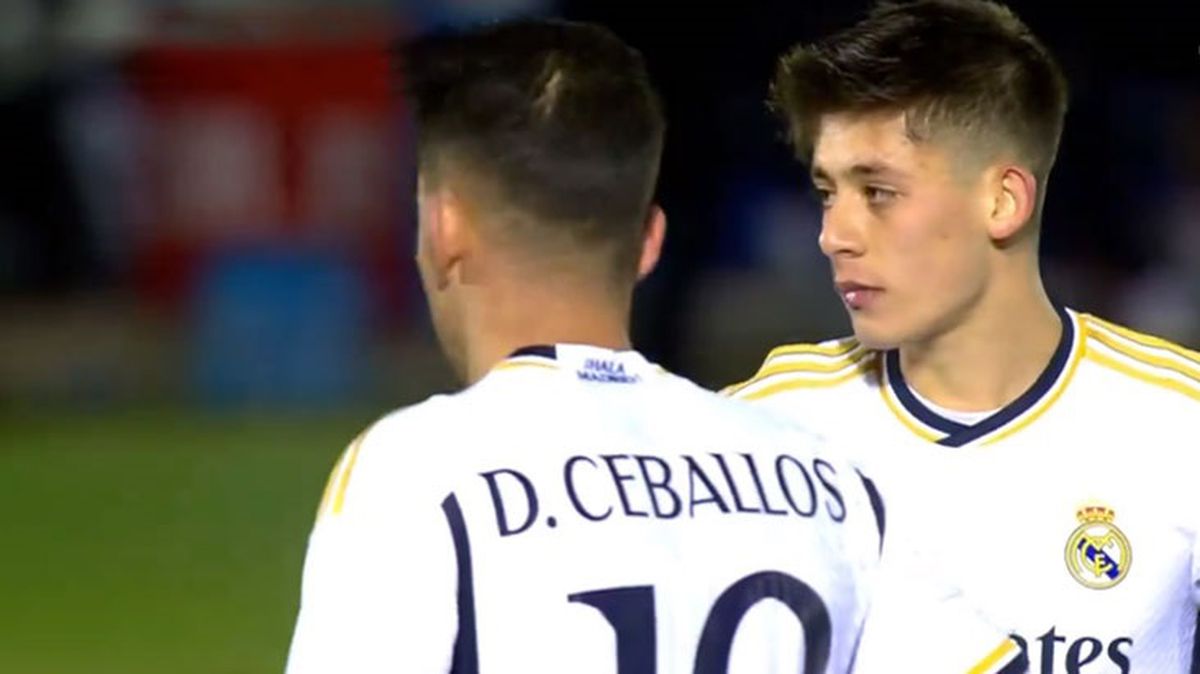 Arda Güler'in Real Madrid formasıyla ilk frikik denemesi direkten döndü