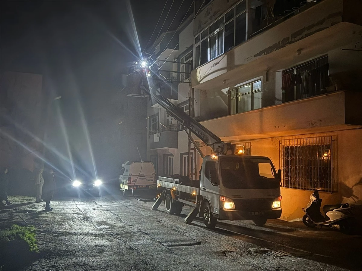 Trabzon Ortahisar ilçesinde trafoda çıkan yangın söndürüldü