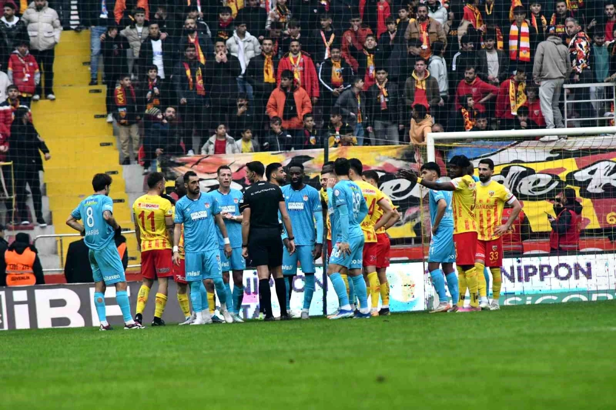Kayserispor, evinde Sivasspor\'a 3-1 mağlup oldu