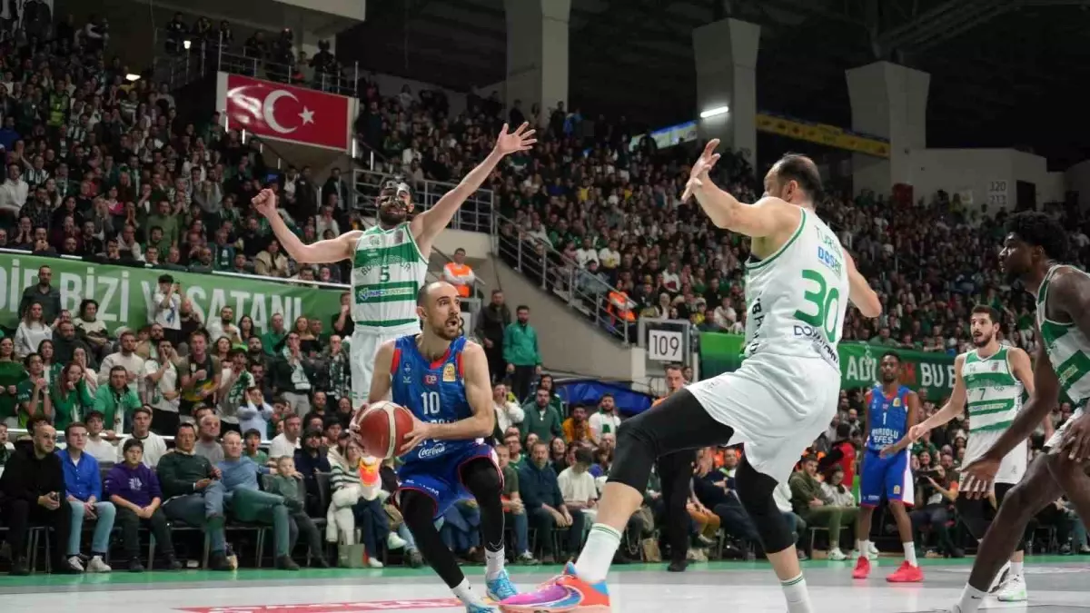 Bursaspor İnfo Yatırım, A. Efes\'e mağlup oldu