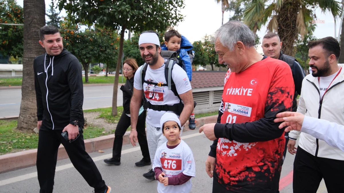 Adana\'da düzenlenen Uluslararası Kurtuluş Yarı Maratonu renkli görüntülere sahne oldu