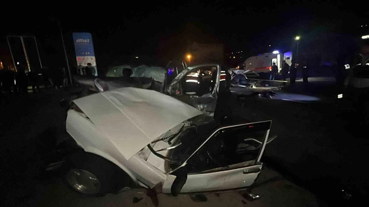Zonguldak\'ta 3 otomobilin çarpıştığı kazada bir kişi hayatını kaybetti