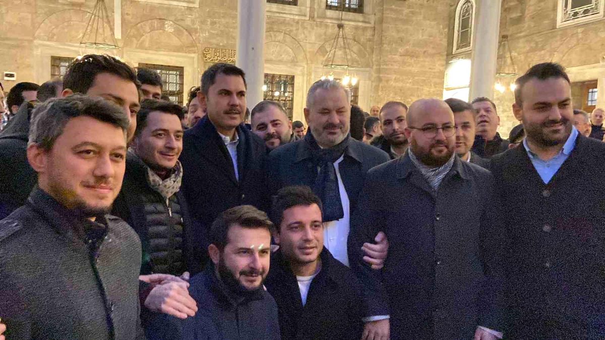 AK Parti İstanbul Büyükşehir Belediye Başkan Adayı Murat Kurum, Eyüpsultan\'da seçim çalışmalarına başladı