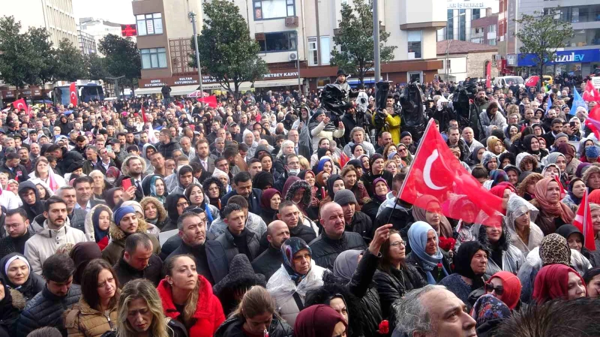 AK Parti\'nin Balıkesir Büyükşehir Belediye Başkan Adayı Yücel Yılmaz, coşkuyla karşılandı