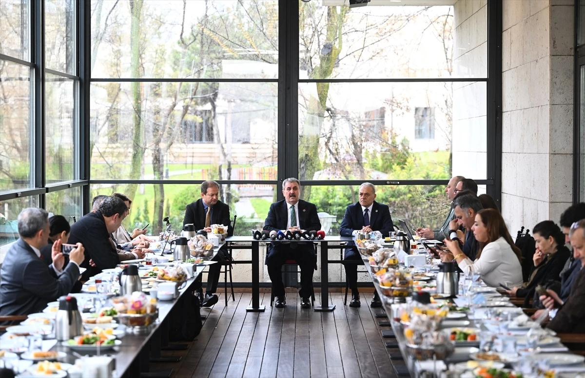 BBP Genel Başkanı Mustafa Destici, İstanbul adayı Murat Kurum\'u arayarak hayırlı olsun dileklerini iletti