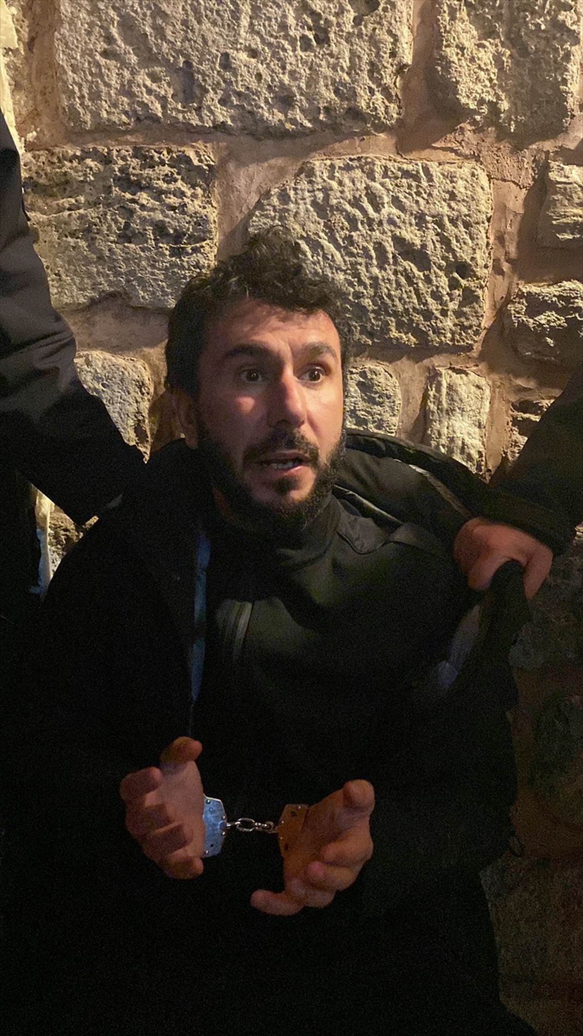 Fatih Camisi İmamı ve Cemaatten Bir Kişi Bıçakla Yaralandı