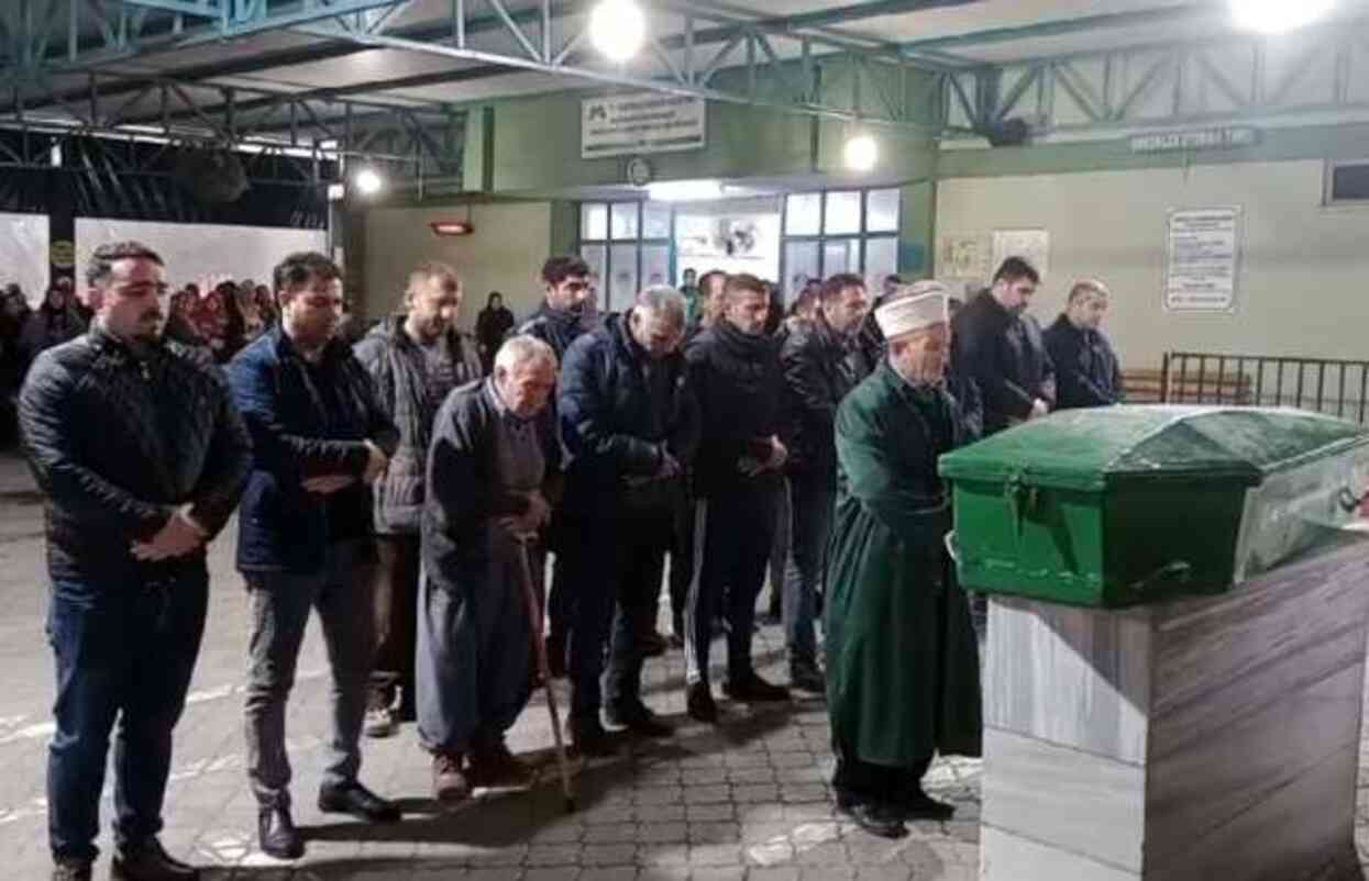Hamile eşini satırla öldürüp torunu alarak kaçmıştı! Zanlının emniyetteki ifadesi ortaya çıktı Hamile eşini satırla öldürüp torunu alarak kaçmıştı! Zanlının emniyetteki ifadesi ortaya çıktı