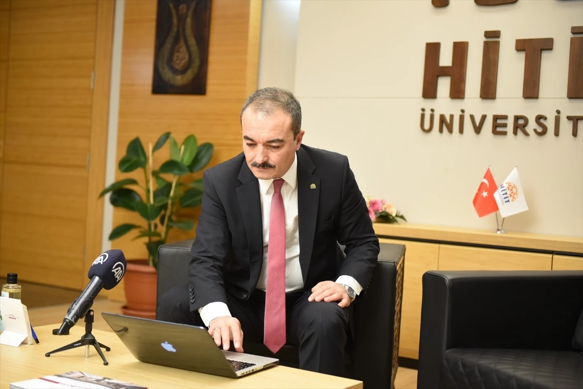 Hitit Üniversitesi Rektörü Prof. Dr. Ali Osman Öztürk, \'Yılın Kareleri 2023\' oylamasına katıldı