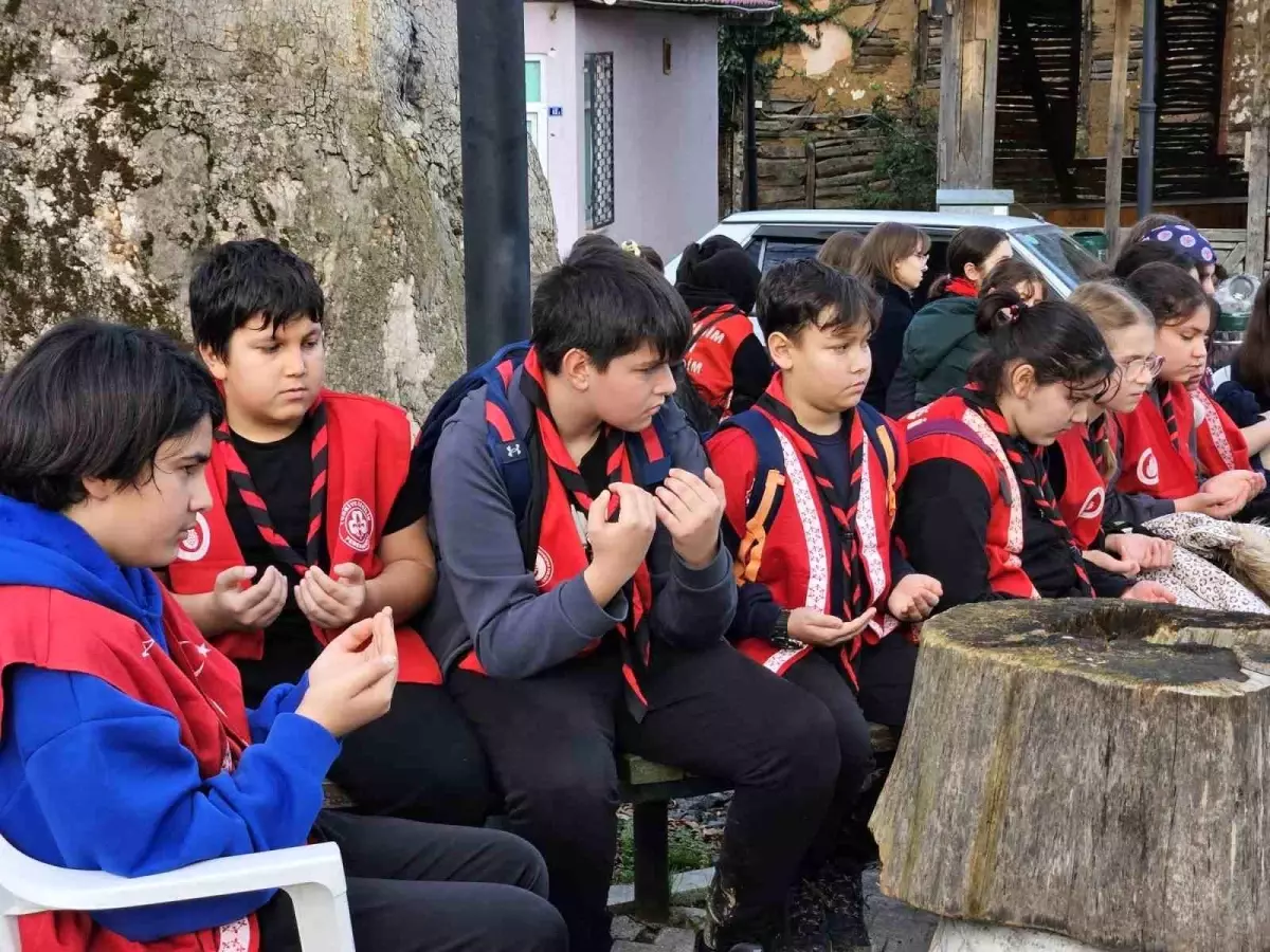 Gölcük Belediyesi İzcilik Kulübü, Sarıkamış Şehitleri\'ni Anma Programı düzenledi