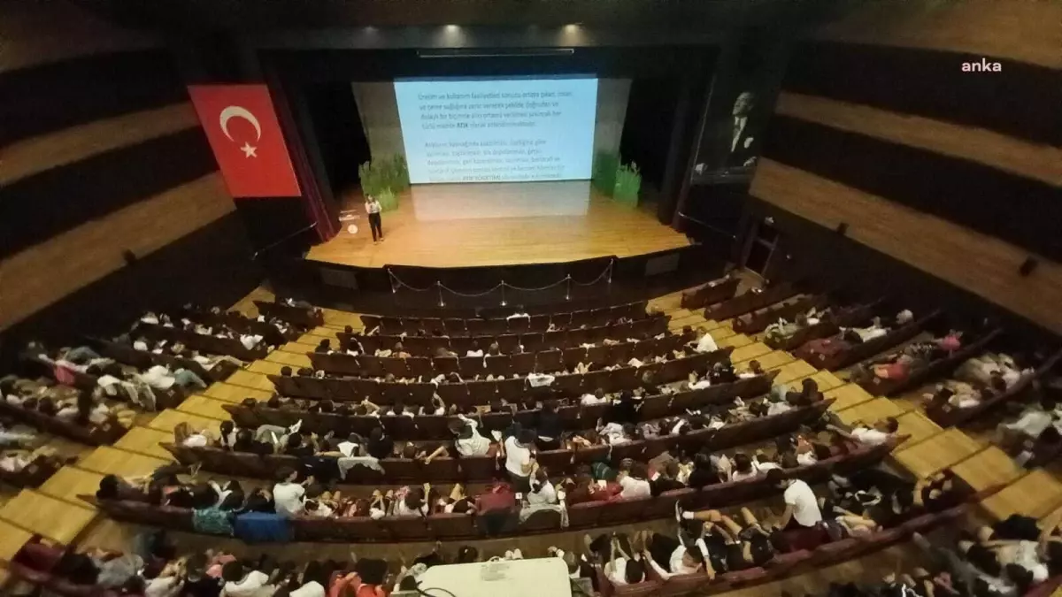 Karşıyaka Belediyesi İklim Değişikliğiyle Mücadele İçin Eğitimler Düzenliyor