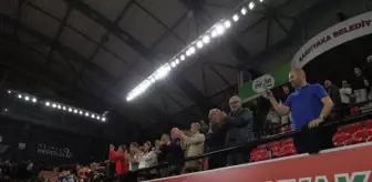 Karşıyaka Medical Point, Göztepe'yi mağlup ederek seyirci rekoru kırdı