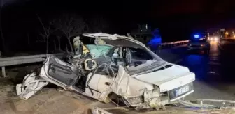 Muş'ta kaza: Otomobil refüje çarptı, 2 kişi yaralandı