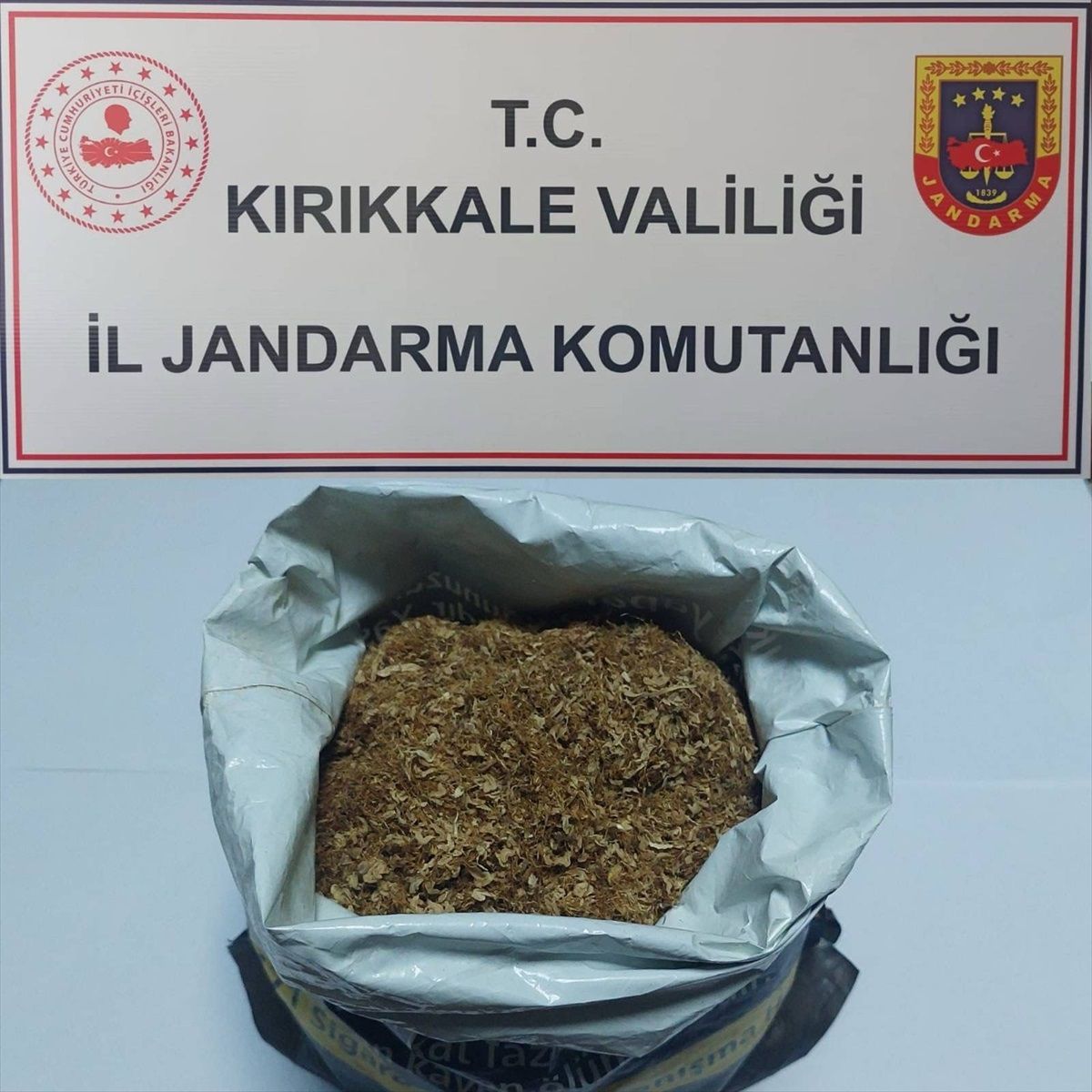 Kırıkkale\'de 765 gram sentetik uyuşturucu ele geçirildi, 3 zanlıdan biri tutuklandı