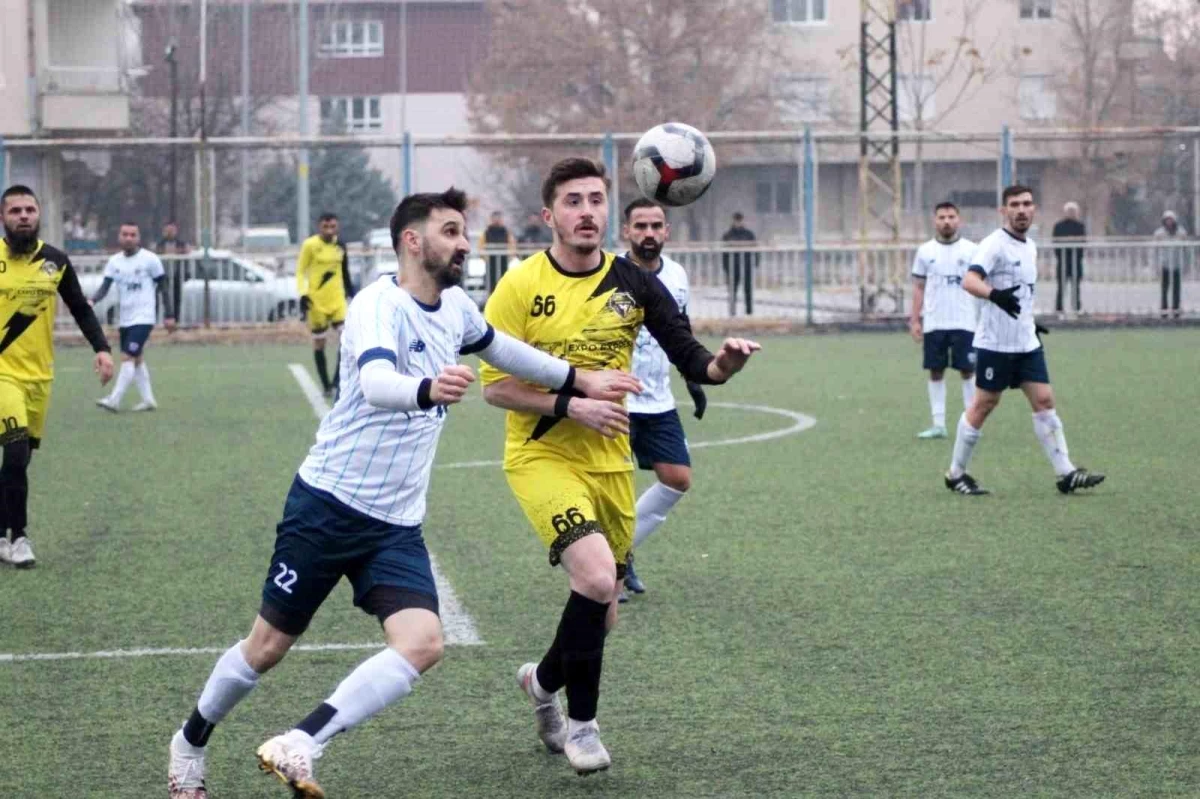 Kocasinan Şimşekspor, Başakpınarspor\'u 1-0 mağlup etti