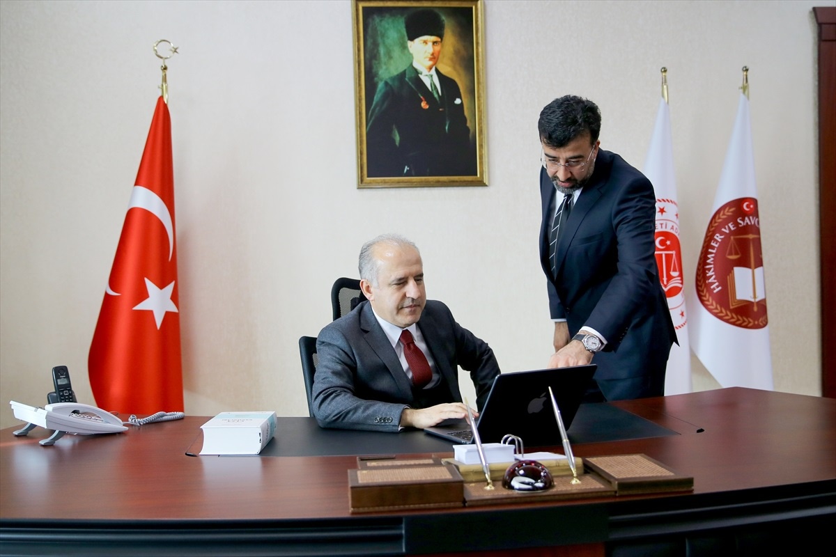 Konya Cumhuriyet Başsavcısı Halil İnal, \'Yılın Kareleri\' oylamasına katıldı