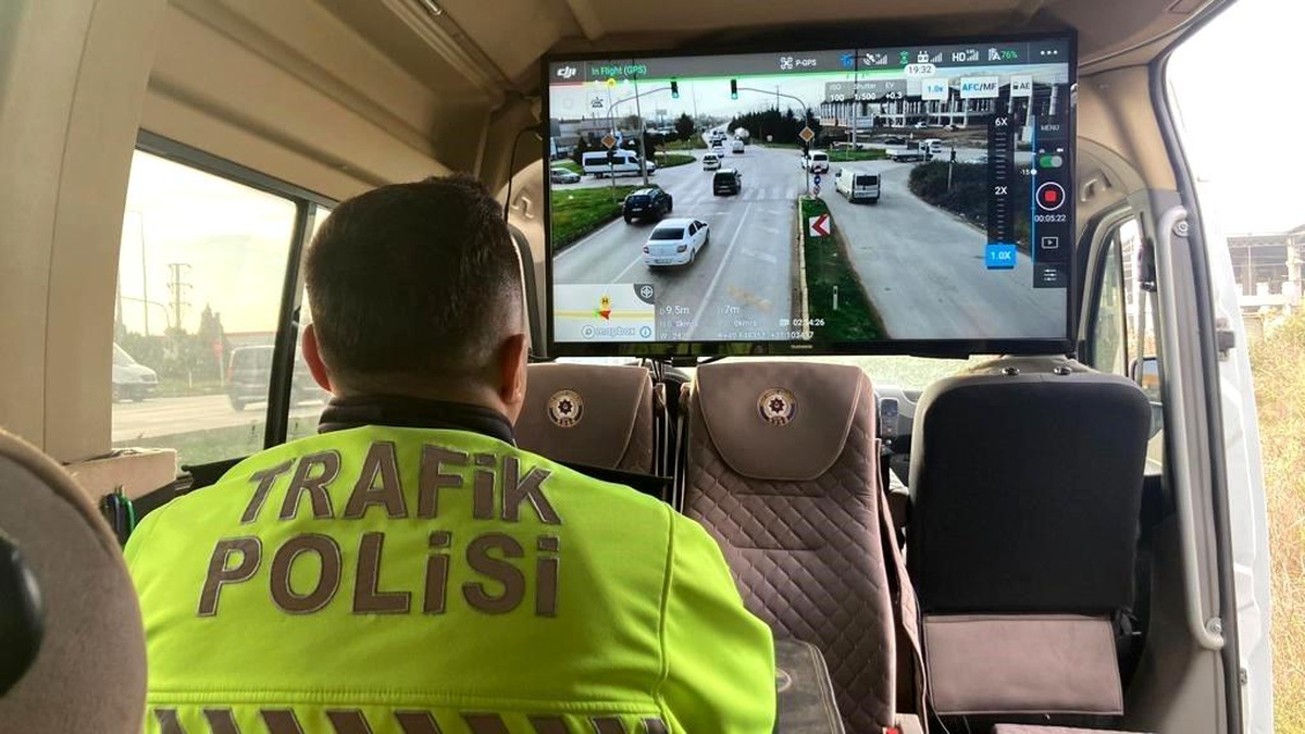 Düzce\'de Yılın İlk Haftasında 2 Bin 378 Araç Sürücüsüne Cezai İşlem Uygulandı