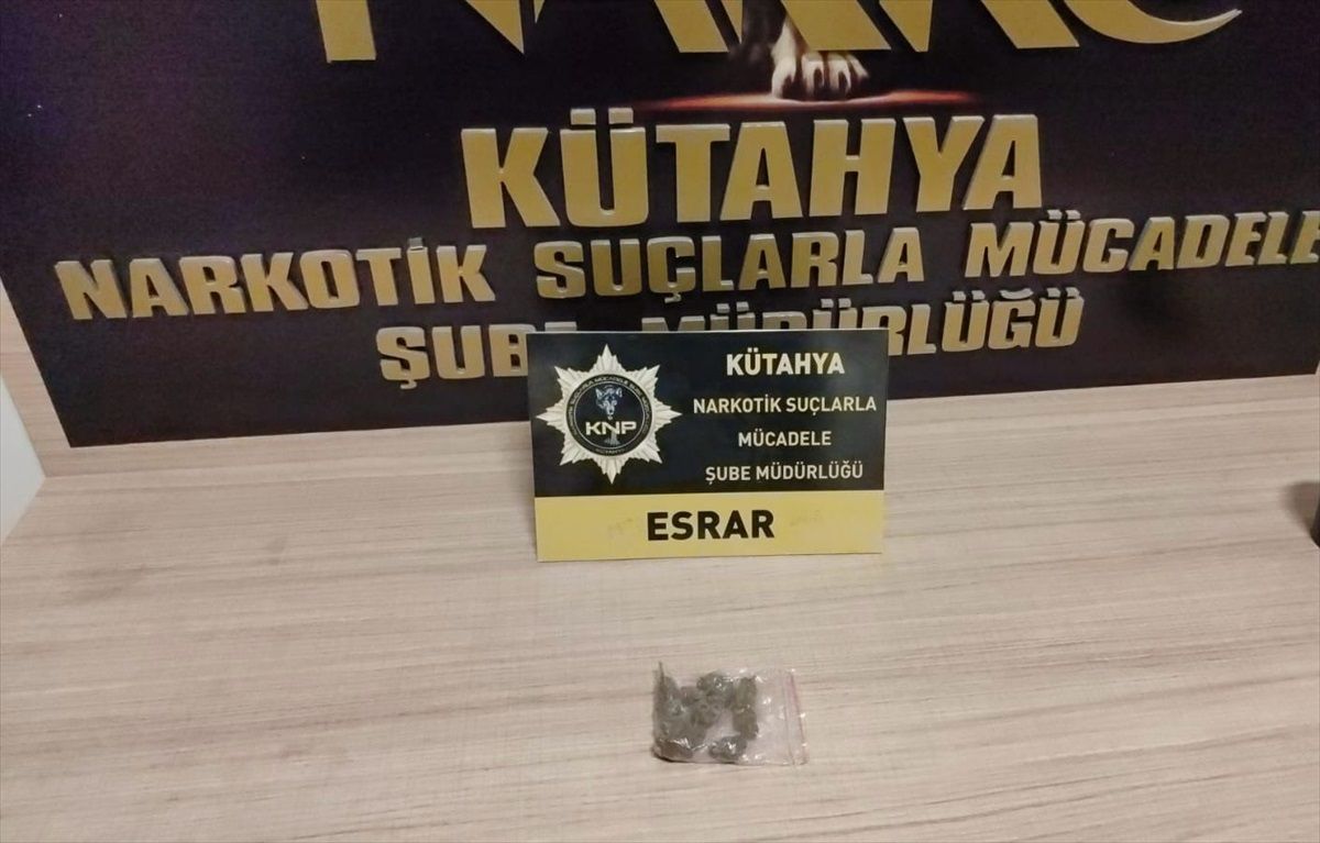 Kütahya\'da uyuşturucu operasyonunda yabancı uyruklu iki şüpheli gözaltına alındı
