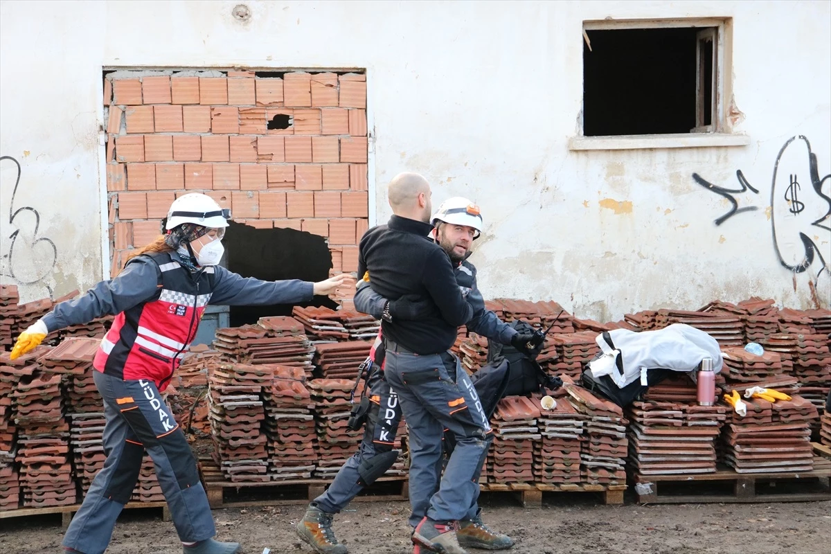 Lüleburgaz\'da Marmara depremi tatbikatı gerçekleştirildi