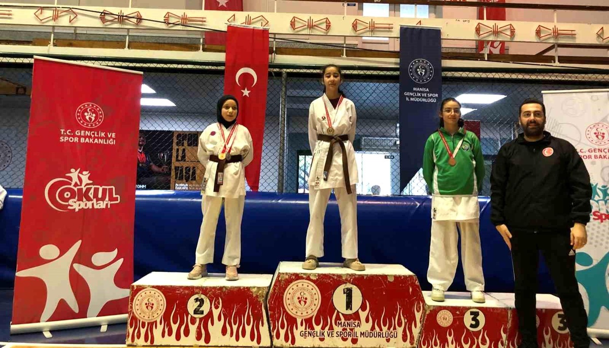 Manisa Büyükşehir Belediye Spor Kulübü Karatecileri İl Finalinde Başarılı
